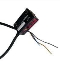 GSM2RSN 12-24VDC NPN 0,01-2MT ALGILAMALI REFLEKTÖRLÜ SEEKA TAKEX-TAKENAKA FOTOSEL