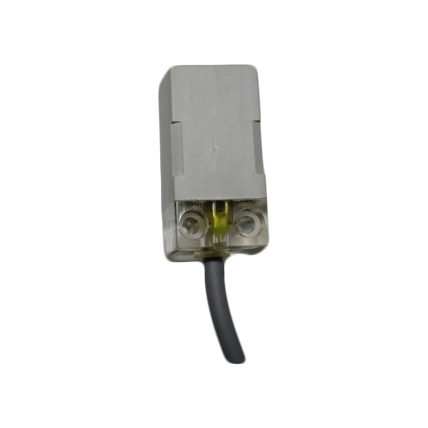 I1PN-Q1804N-O3U7    18x18x35 Kare Kesitli Q Serisi NPN NO 4MM ALDILAMA  7M KABLOLU  İNDÜKTİF SENSÖR