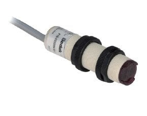 P18E-D0300N-SI4U2    M18 30CM ALGILAMALI NPN NO/NC 2M KABLOLU CİSİMDEN YANSIMALI SENSÖR