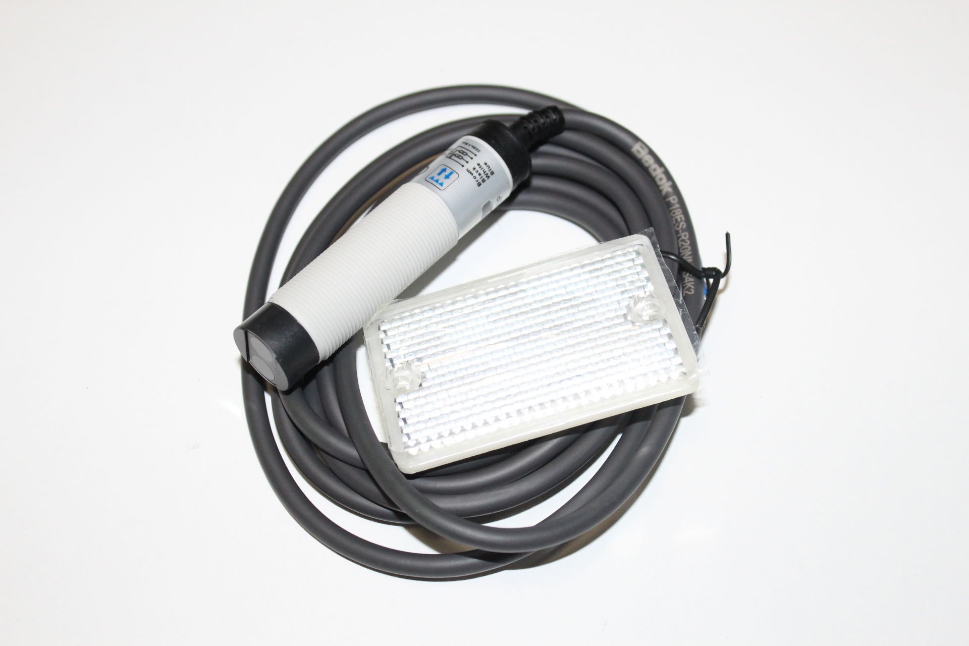 P18ES-R20NN-S4K2 | 10-30V DC CABLE: 2 M SN: 2 M NPN: NO+NC M18 Fotoelektrik Sensör