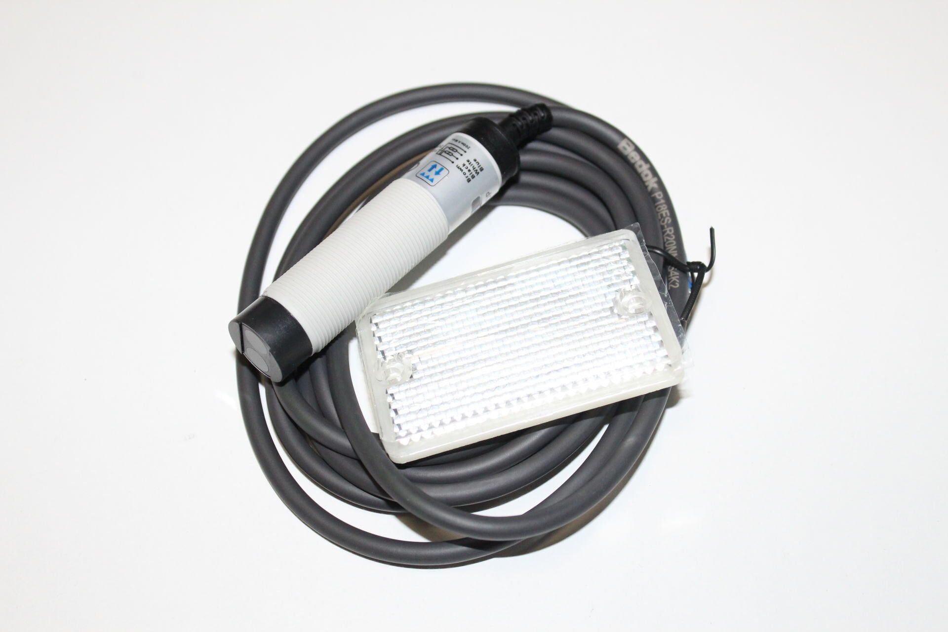 P18ES-R20NN-S4K2 | 10-30V DC CABLE: 2 M SN: 2 M NPN: NO+NC M18 Fotoelektrik Sensör