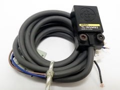 TL-W5MB2 OMRON 18x10x31MM 10-30VDC BESLEME PNP NC 5MM ALGILAMA 2MT KABLOLU KÜBİK ENDÜKTİF SENSÖR