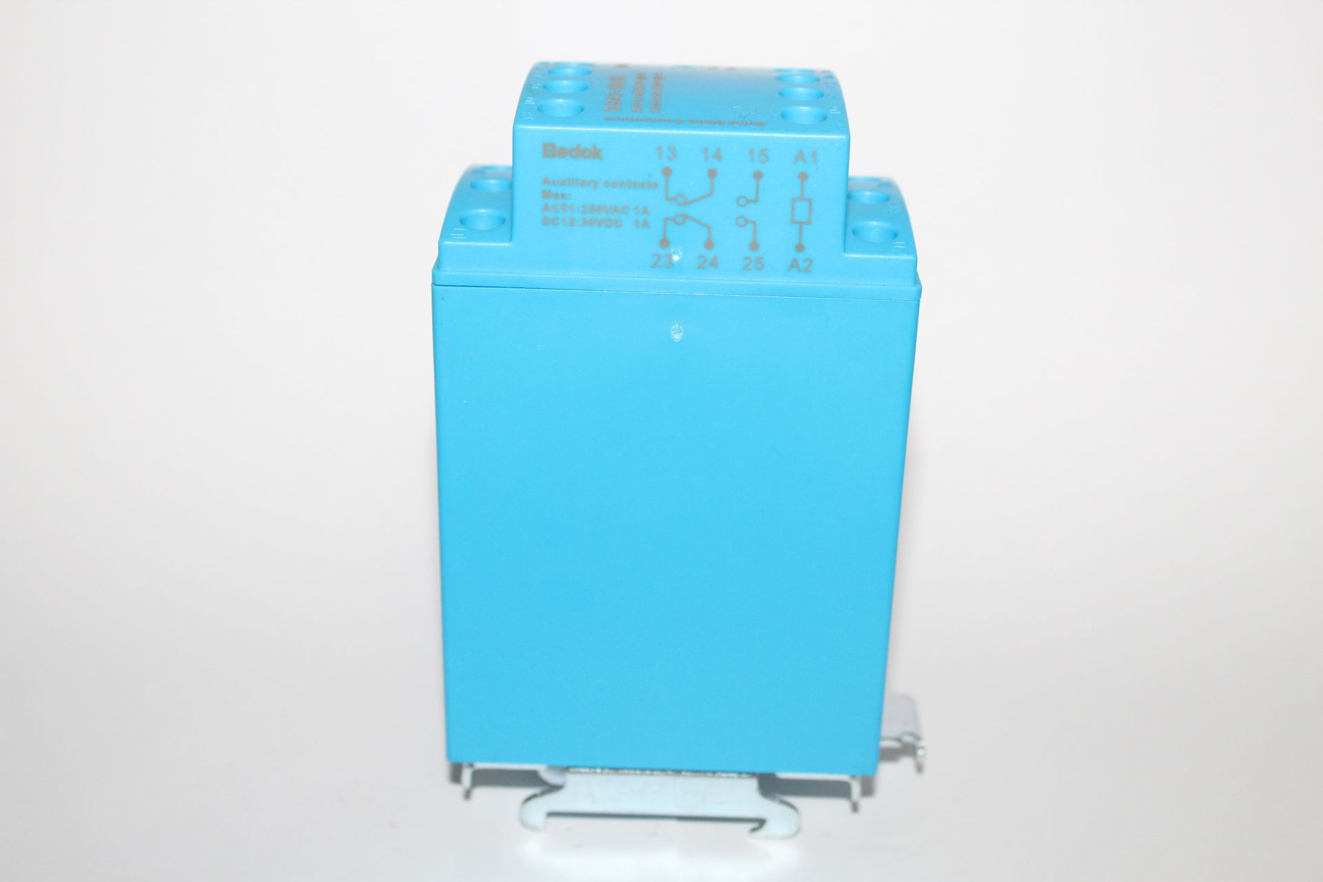 BSAT-4825D ELEKTRONİK KONTAKTÖR TETİK VOLTAJI 10-32VDC 2ENVERSÖR YARDIMCI KONTAK 25A SOLİD STATE KONTAKTÖRLER(SSR KONTAKTÖRLER)