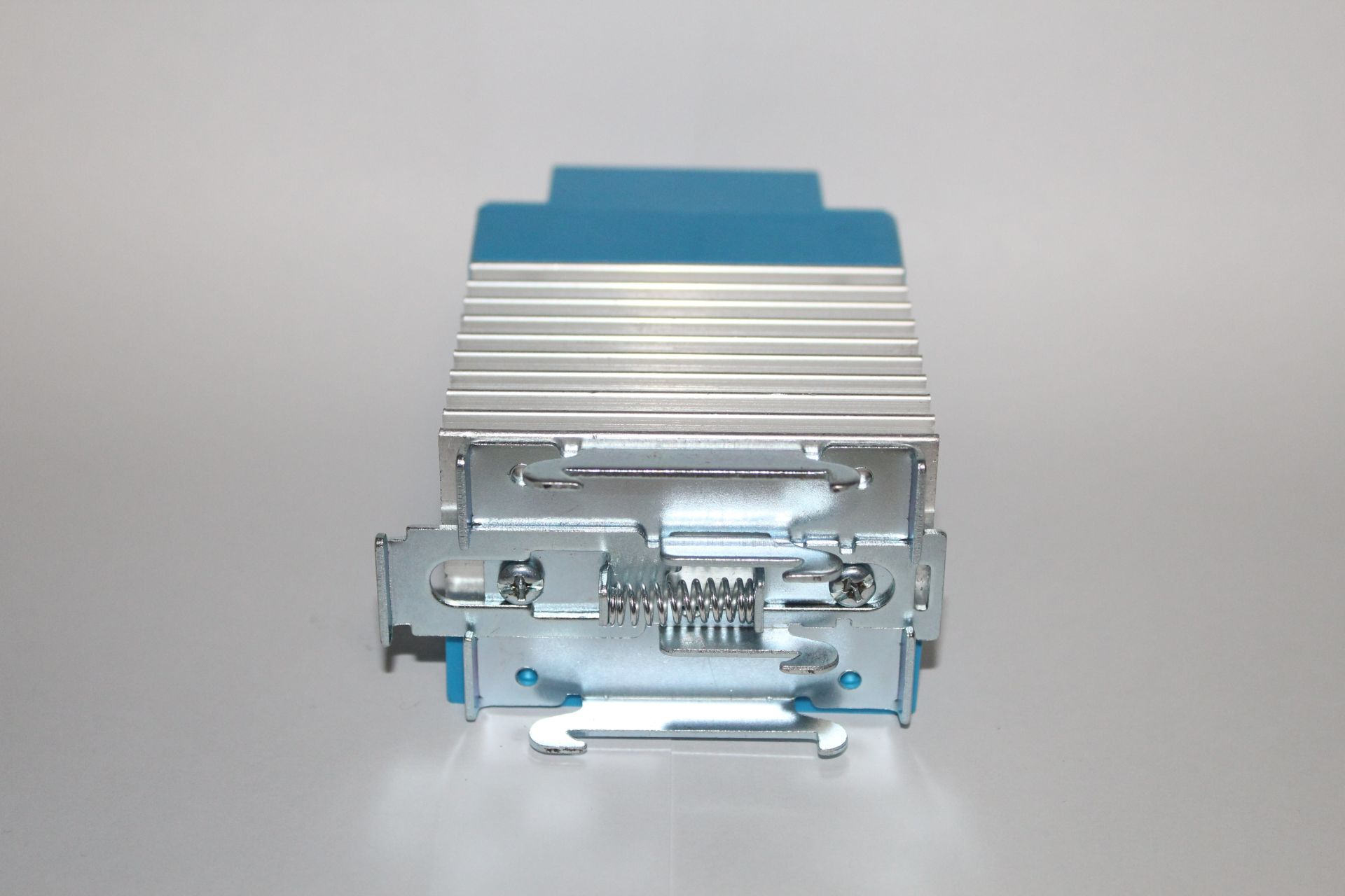 BSAT-4840D ELEKTRONİK KONTAKTÖR TETİK VOLTAJI 10-32VDC 2ENVERSÖR YARDIMCI KONTAK 40A SOLİD STATE KONTAKTÖRLER(SSR KONTAKTÖRLER)