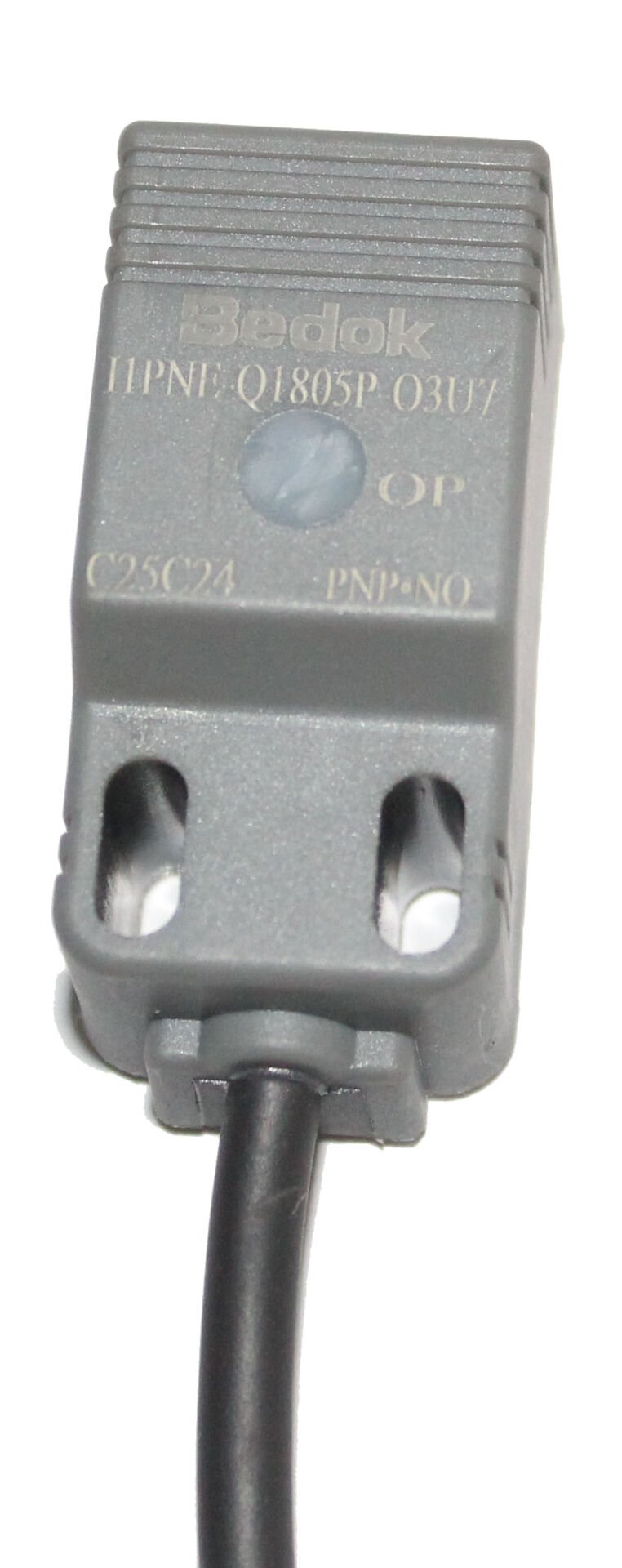 I1PNE-Q1804P-O3U7 EASY Serisi 18x18x35 Kare Kesitli Q Serisi PNP NO 4MM ALGILAMA 7M KABLOLU İNDÜKTİF SENSÖR