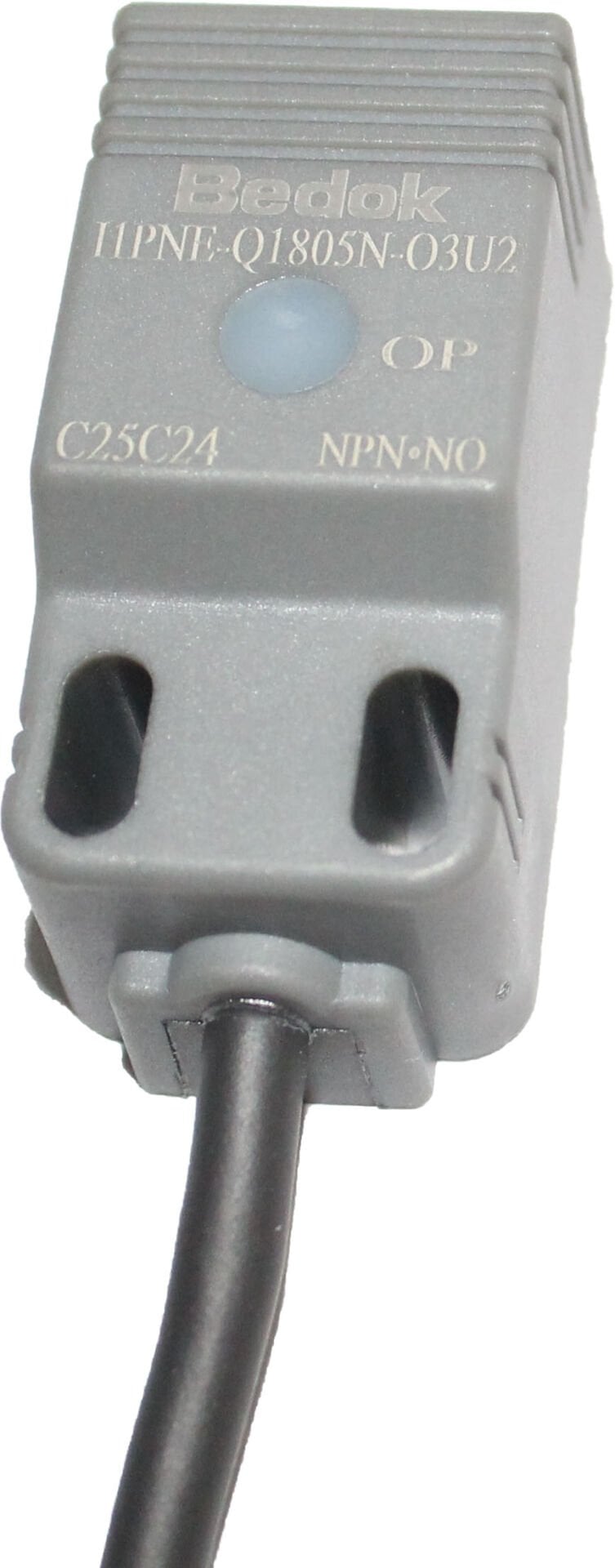 I1PNE-Q1804N-O3U2  EASY Serisi 18x18x35 Kare Kesitli Q Serisi NPN NO 4MM ALGILAMA 2M KABLOLU İNDÜKTİF SENSÖR